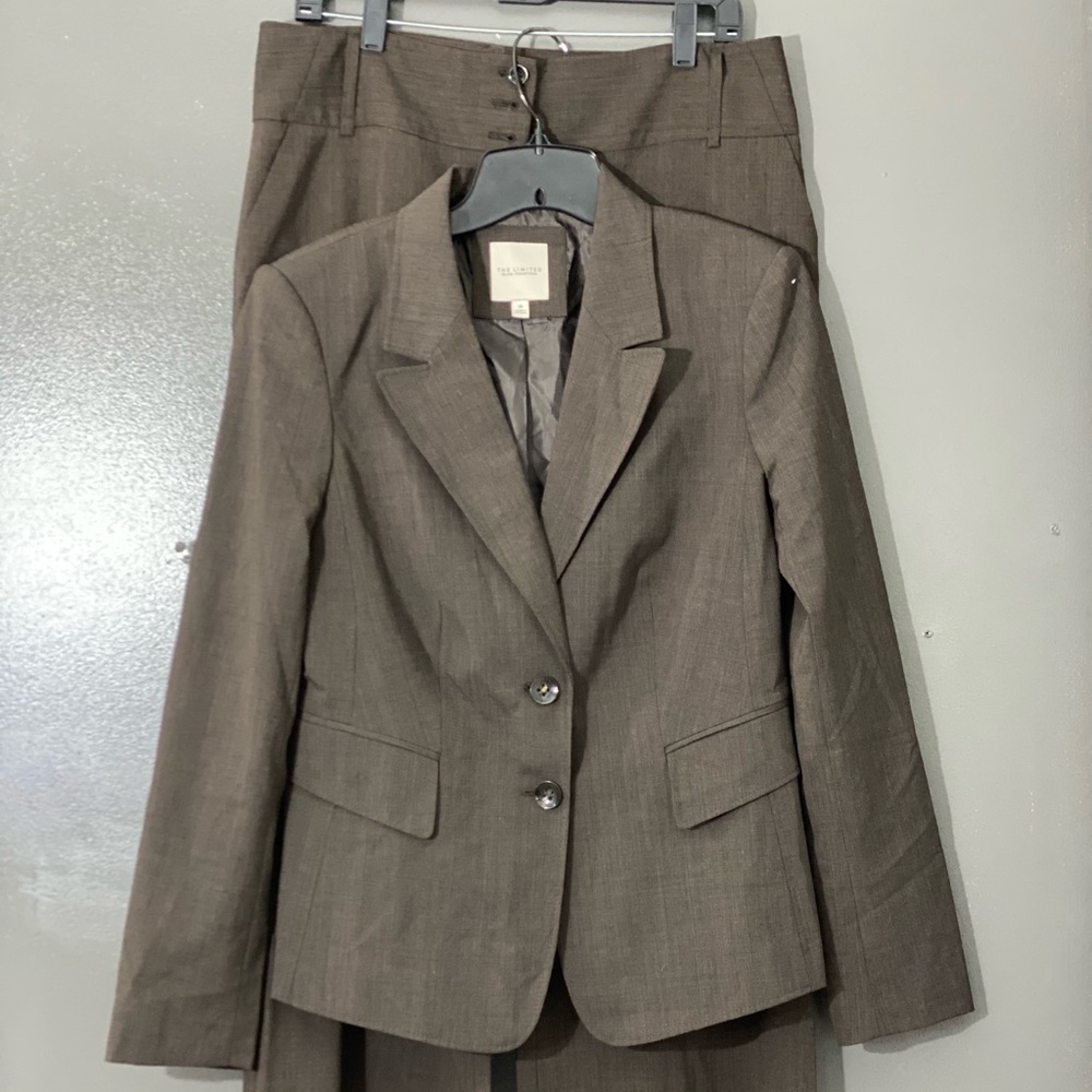 The Limited Suit- Brown Gradient Blazer sz 10, Pant sz 12. Perfect condition.